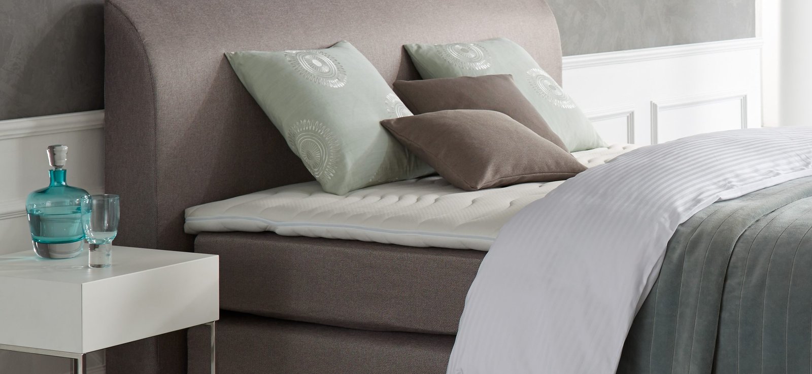 Locomare_Bett_grau